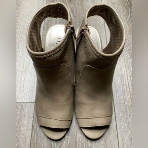 a.n.a A New Approach Women’s Brown Peep Toe Booties Tasha 7M